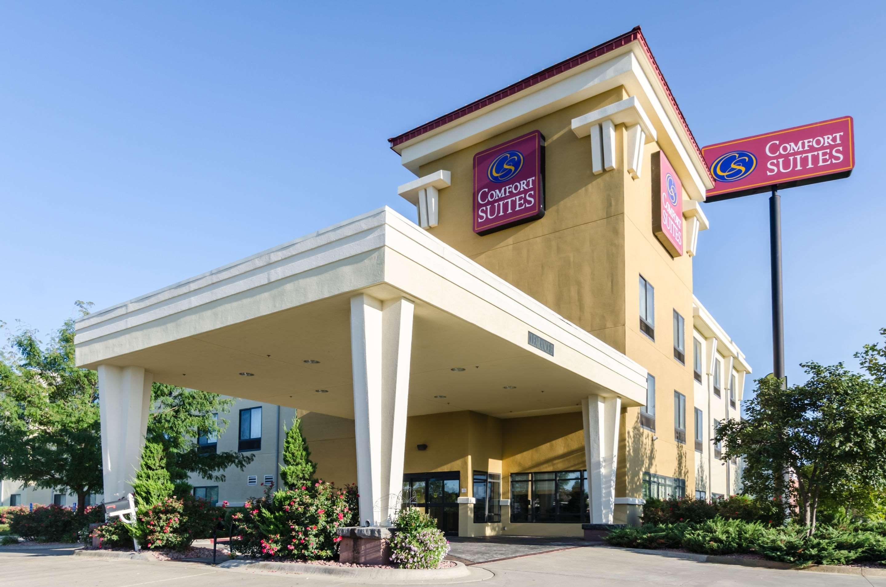 Comfort Suites Salina South Exterior foto